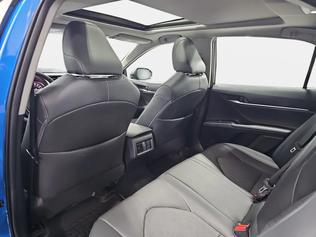 Used 2018 Blue Toyota XSE image 13
