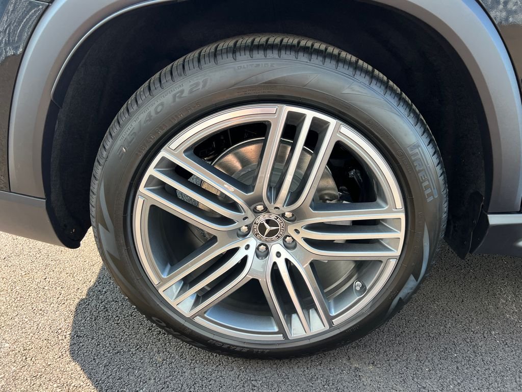 New 2026 Black Mercedes-Benz GLS 450 image 35