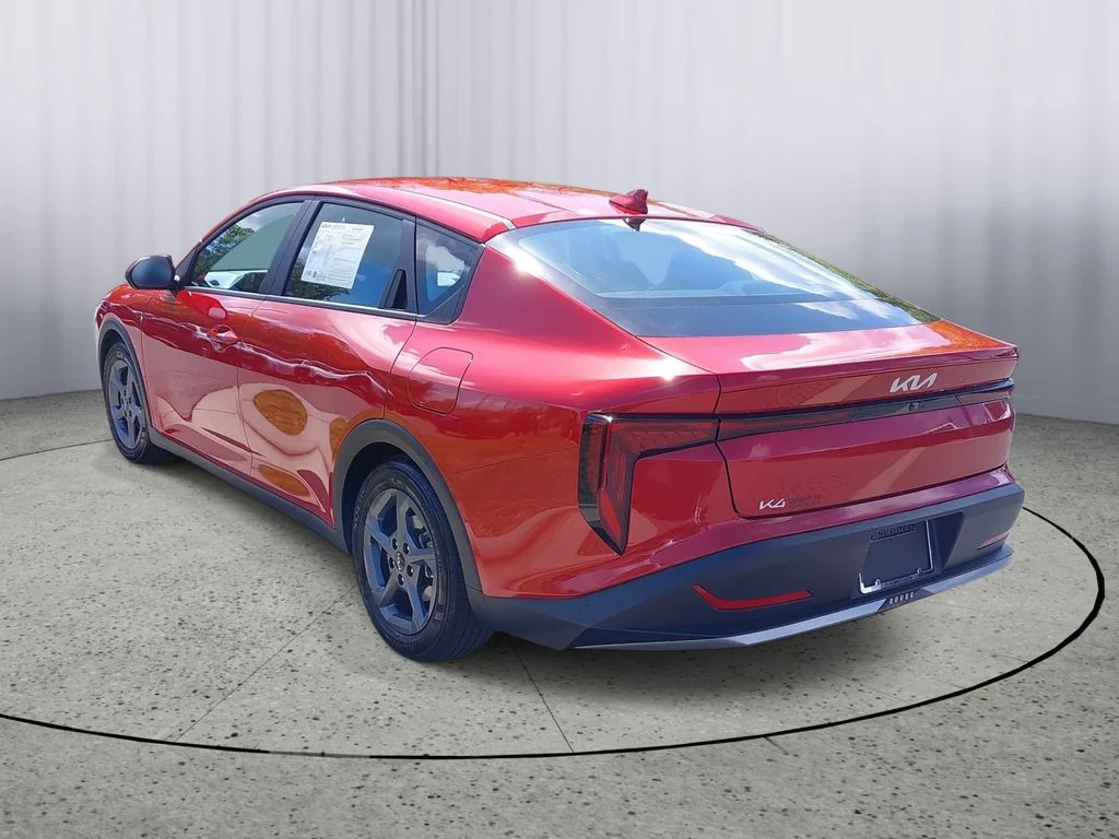 Used 2025 Red Kia LXS image 5