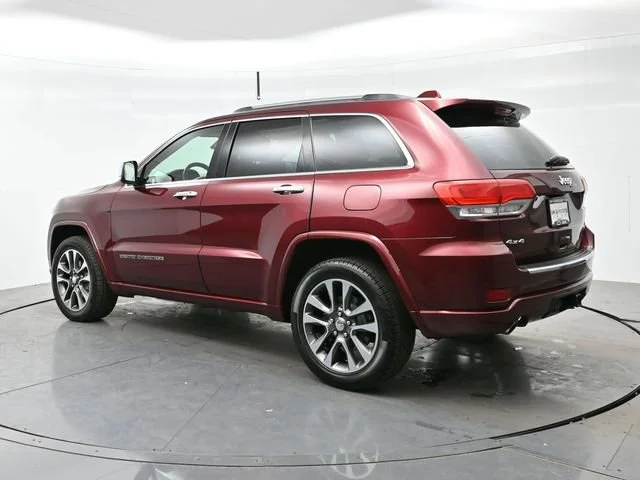 Used 2018 Velvet Red Pearlc Jeep Overland image 5