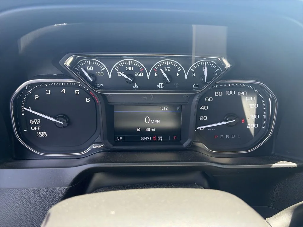 Used 2021 Black GMC SLE image 21