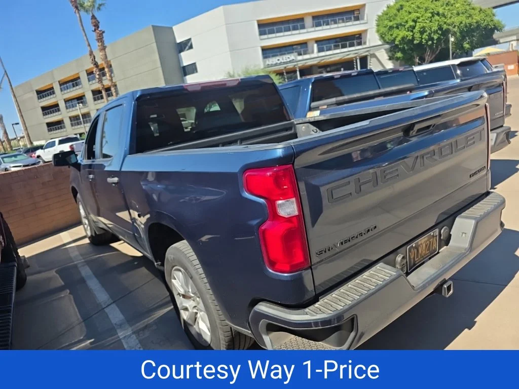 Used 2020 Blue Chevrolet Custom image 7