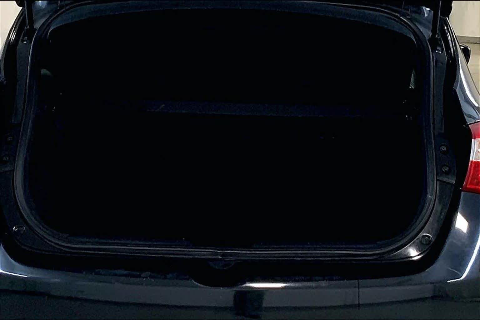 Used 2014 Black Noir Pearl Hyundai  image 33