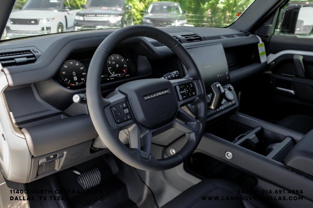 New 2026 Fuji White Land Rover X-Dynamic SE image 2