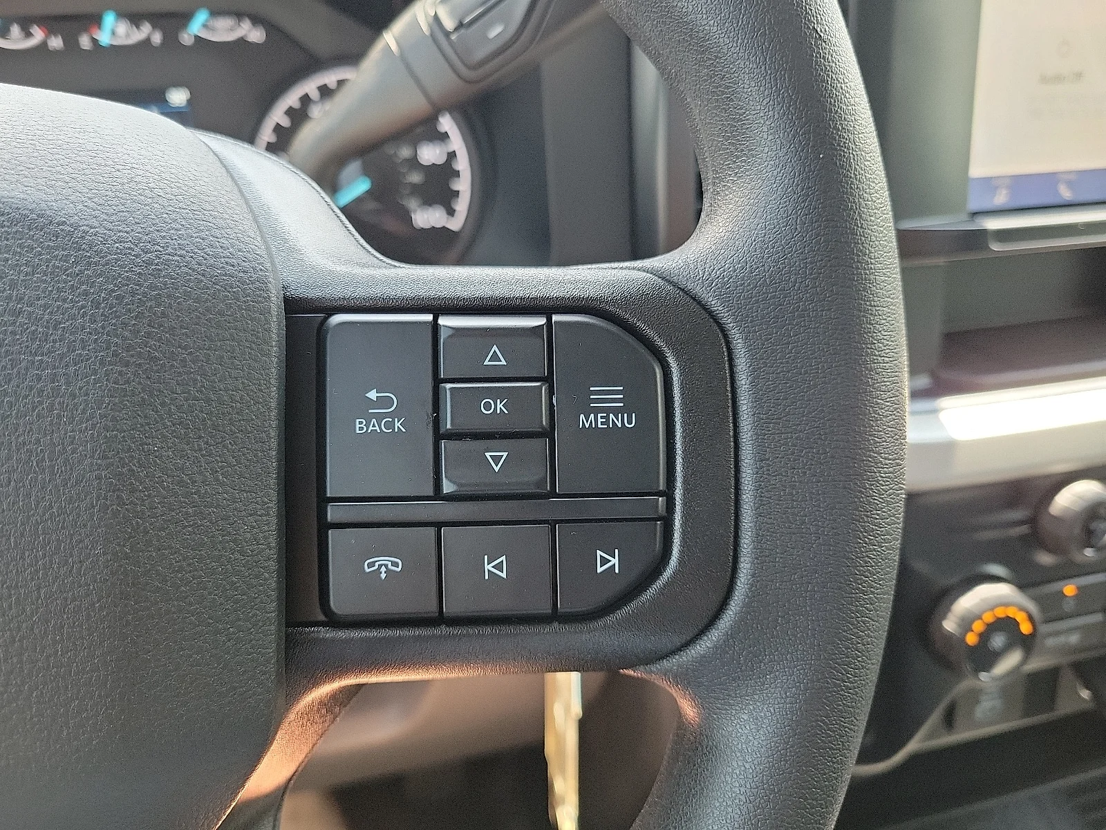 New 2025 Oxford White Ford F-250&reg; XL image 19