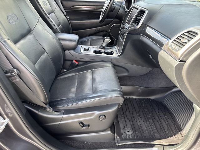 Used 2018 Gray Jeep Overland image 28
