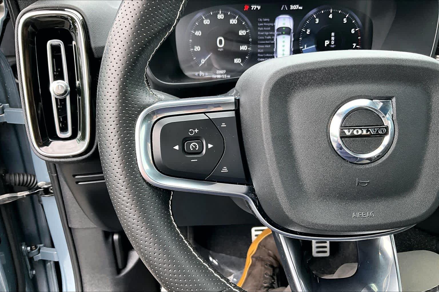 Used 2021 Thunder Grey Metallic Volvo R-Design image 23
