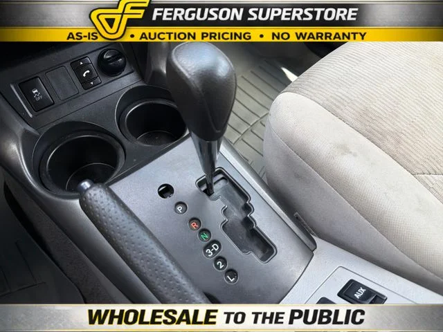 Used 2010 White Toyota Base image 14
