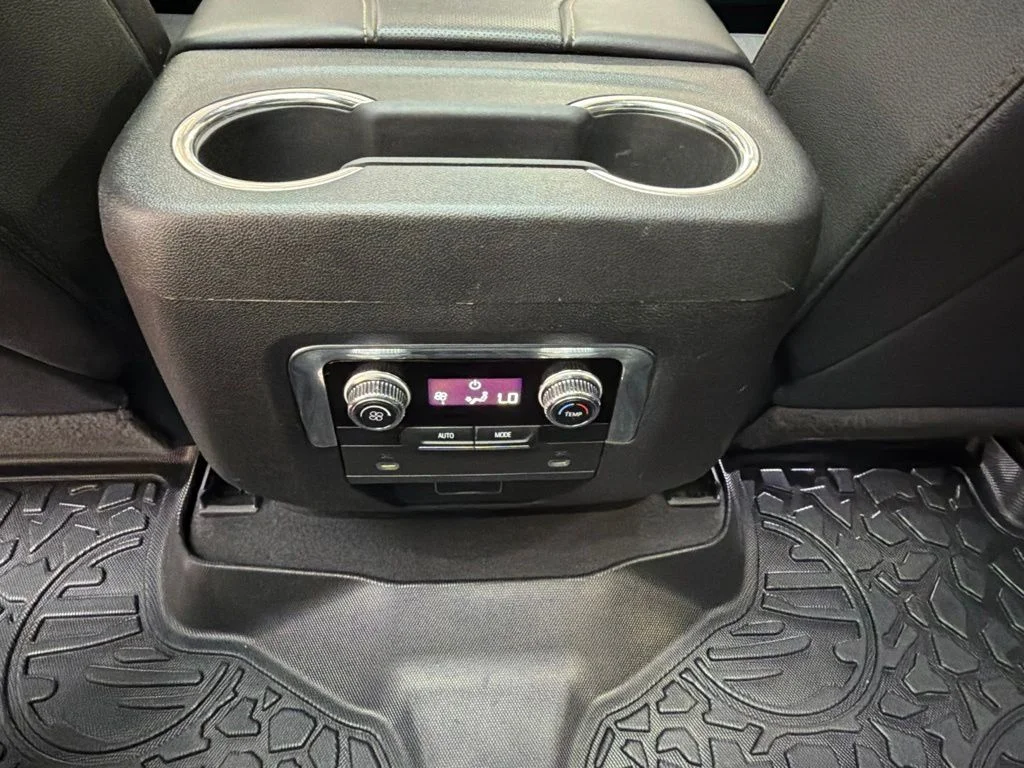 Used 2023 White Frost Tricoat GMC SLT image 15