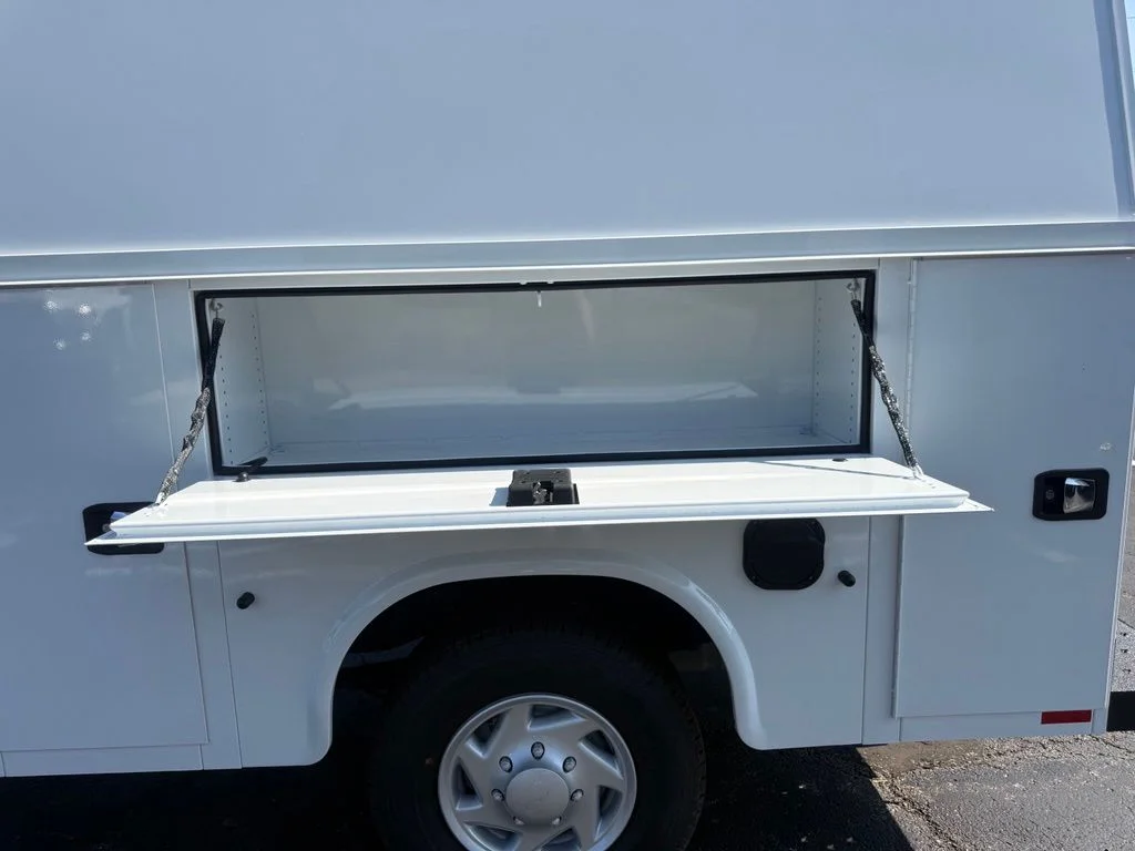 New 2026 Oxford White Ford E-350 SRW image 34