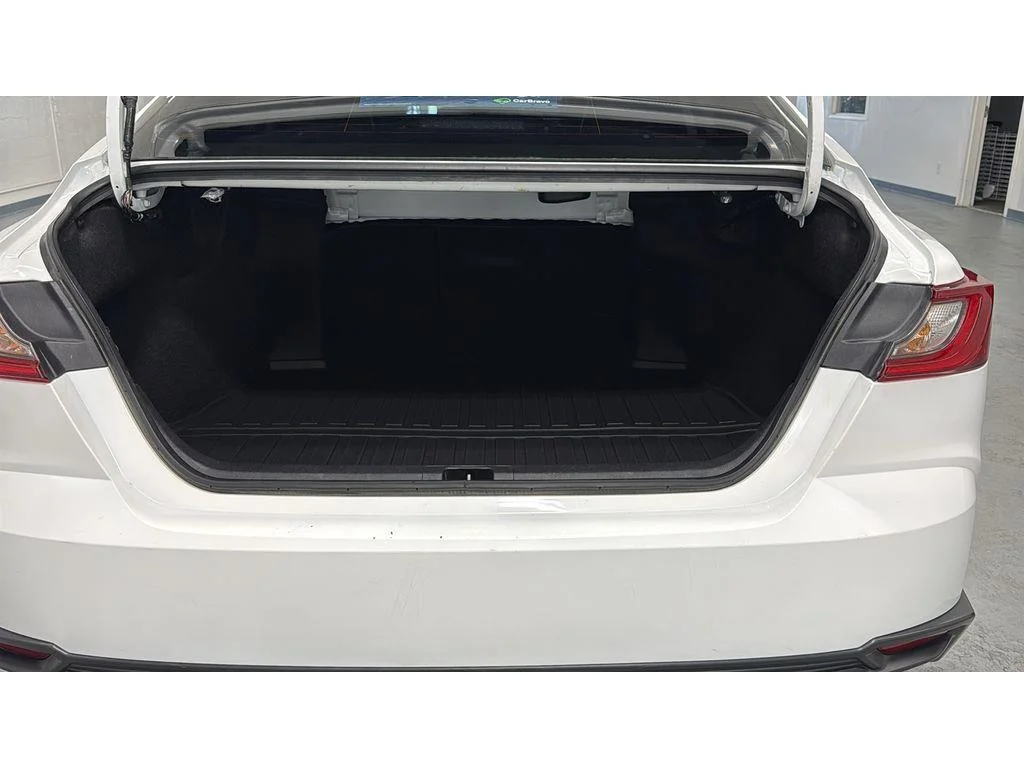 Used 2025 Ice Cap Toyota SE FWD 1 OWNER image 8