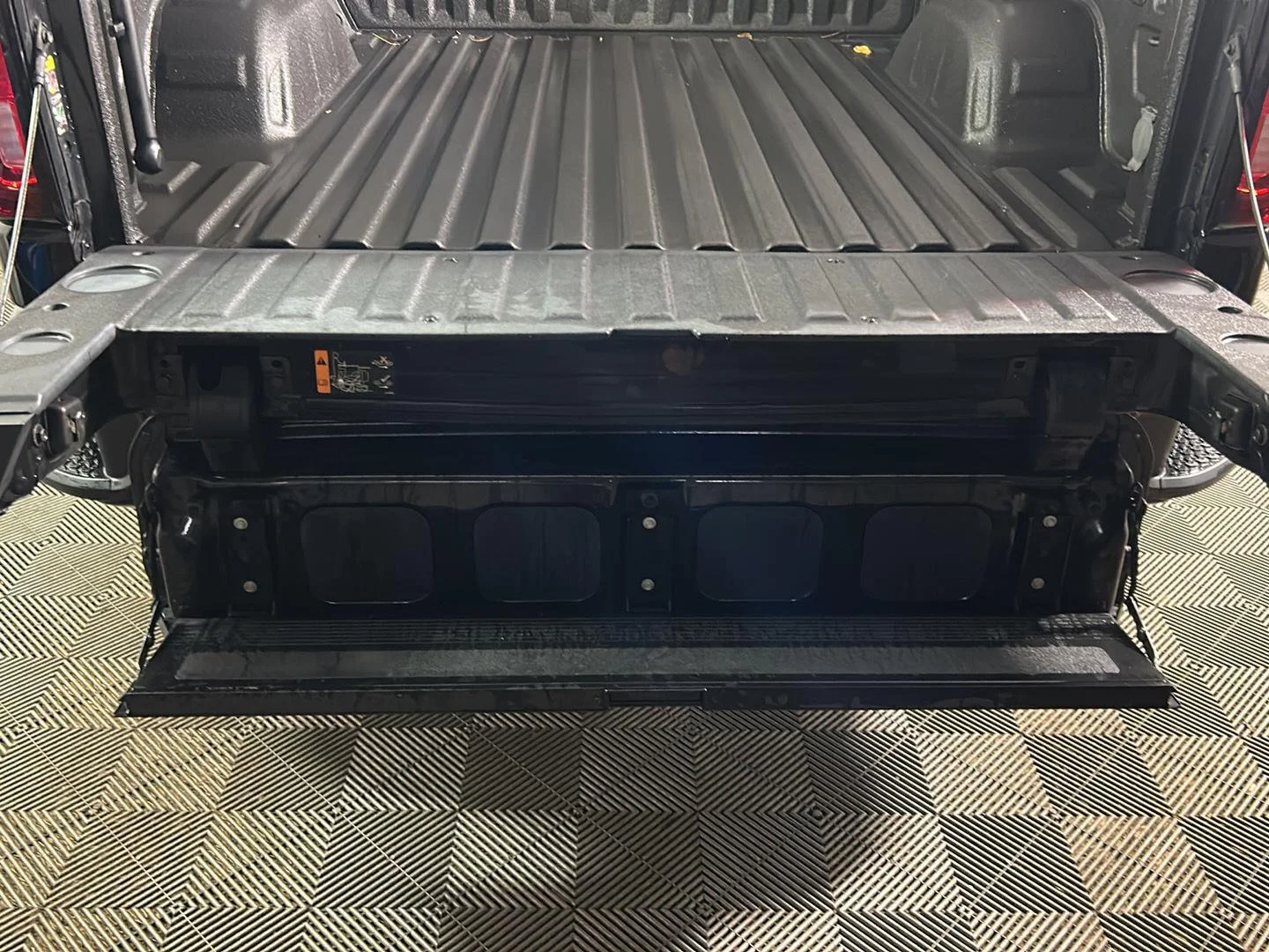 Used 2022 Onyx Black GMC AT4 image 10