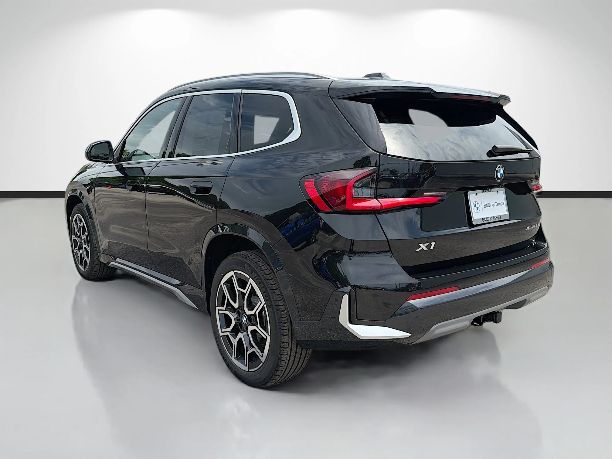 New 2026 Black Sapphire Metallic BMW xDrive28i image 5