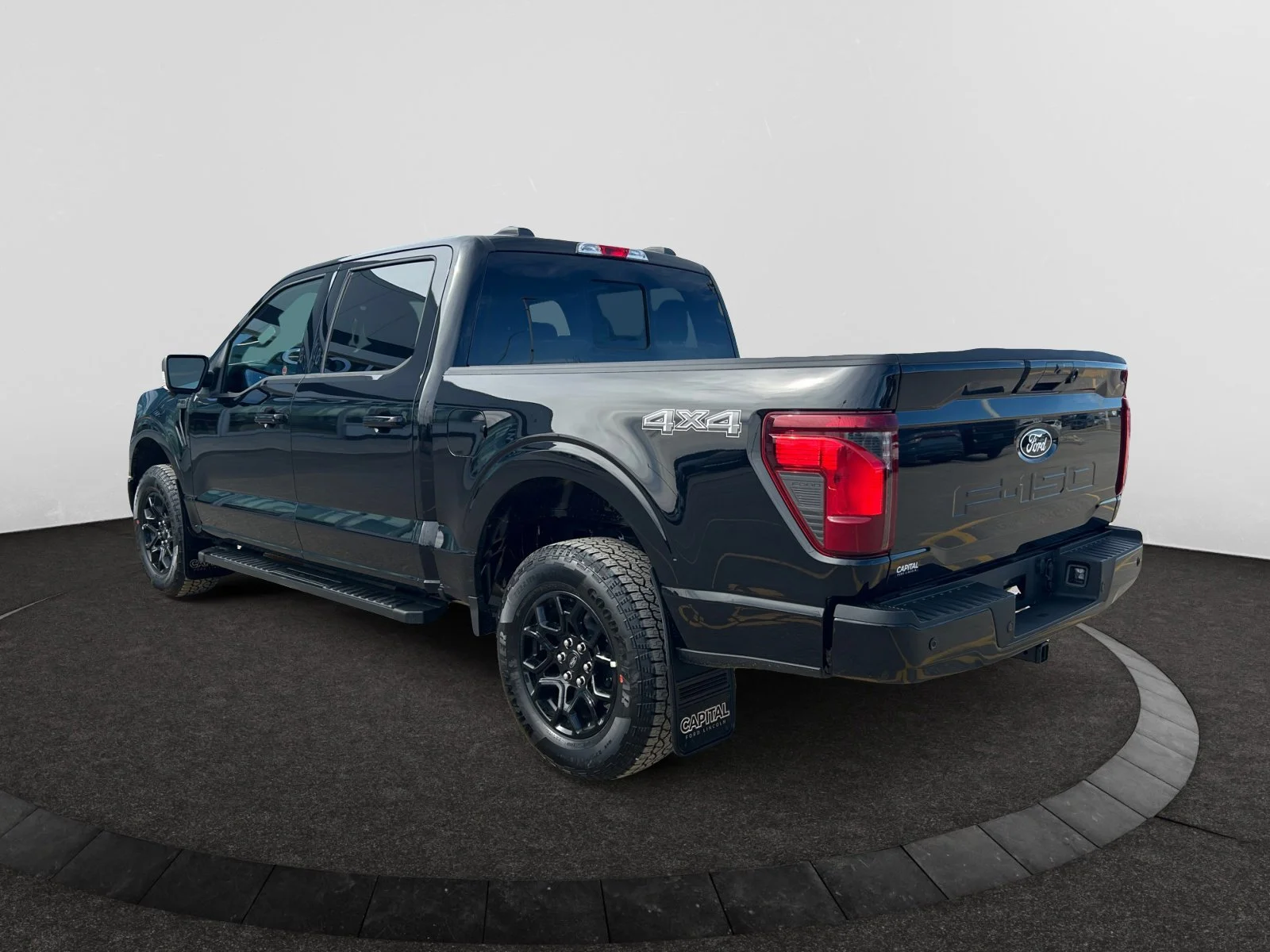 New 2026 Agate Black Metallic Ford XLT image 3