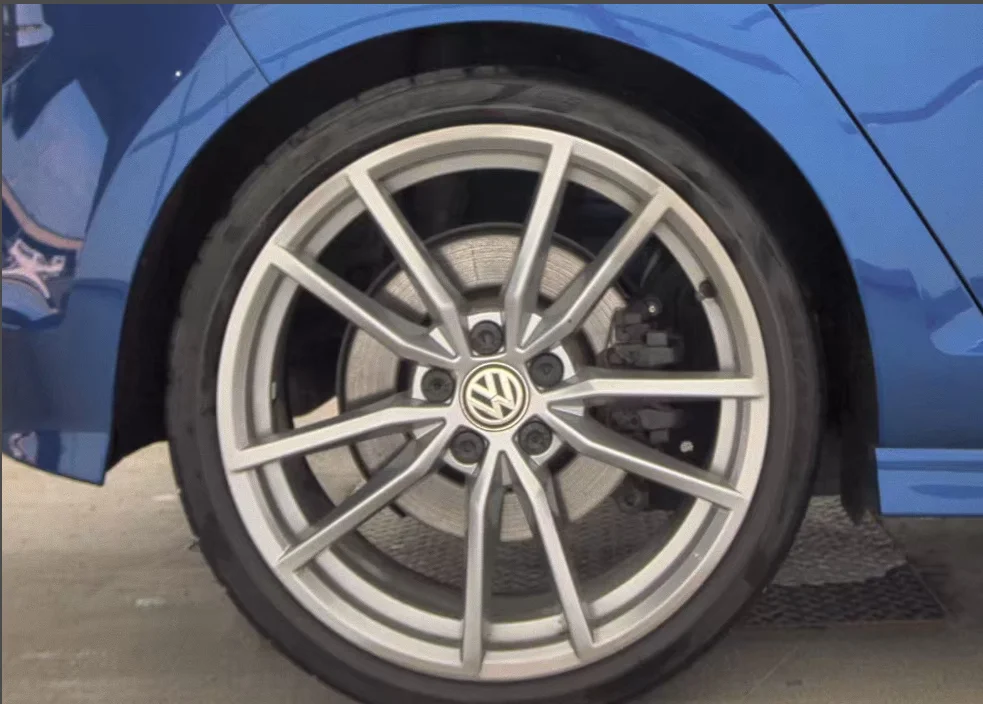 Used 2017 Blue Volkswagen DCC & Navigation 4Motion image 10
