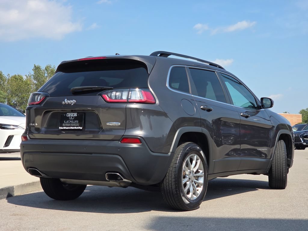 Used 2022 Granite Crystal Metallic Clearcoat Jeep Latitude Lux image 24