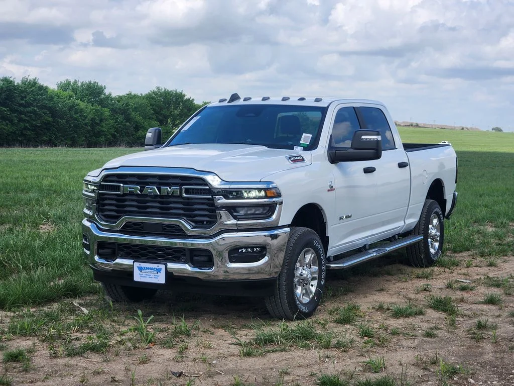 New 2026 Bright White Clear-Coat Exterior Paint RAM Big Horn image 2