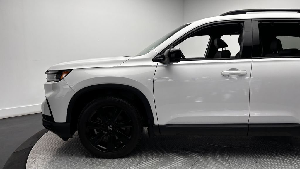 Used 2025 White Honda Black Edition image 6