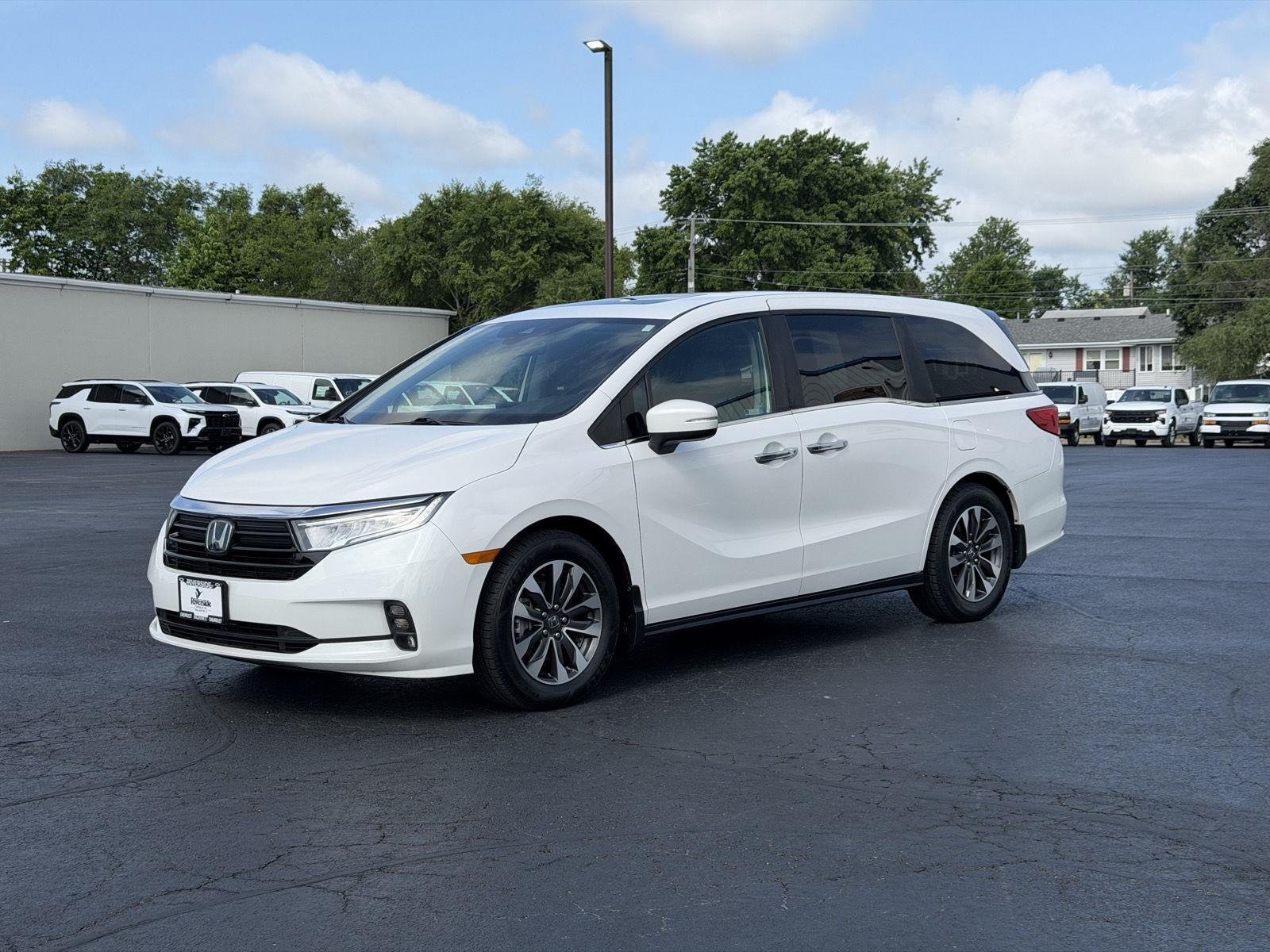 Used 2024 Platinum White Pearl Honda EX-L image 4
