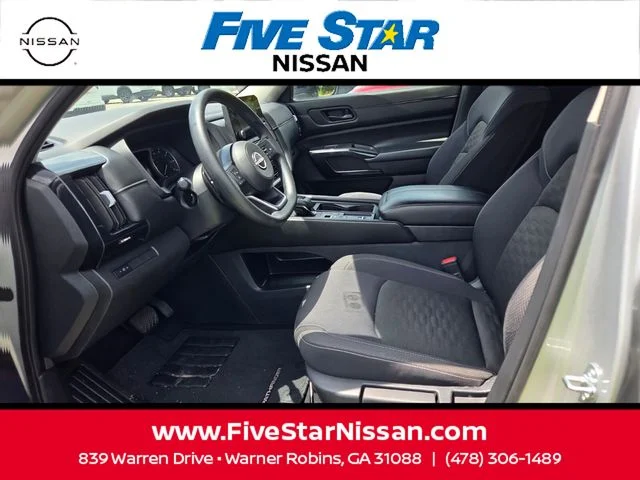 Used 2024 Silver Nissan S image 6