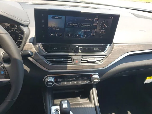 2025 Nissan Altima SV - Photo 6
