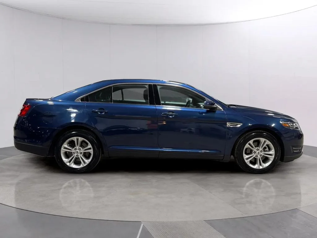 Used 2017 Blue Jeans Metallic Ford SEL image 2