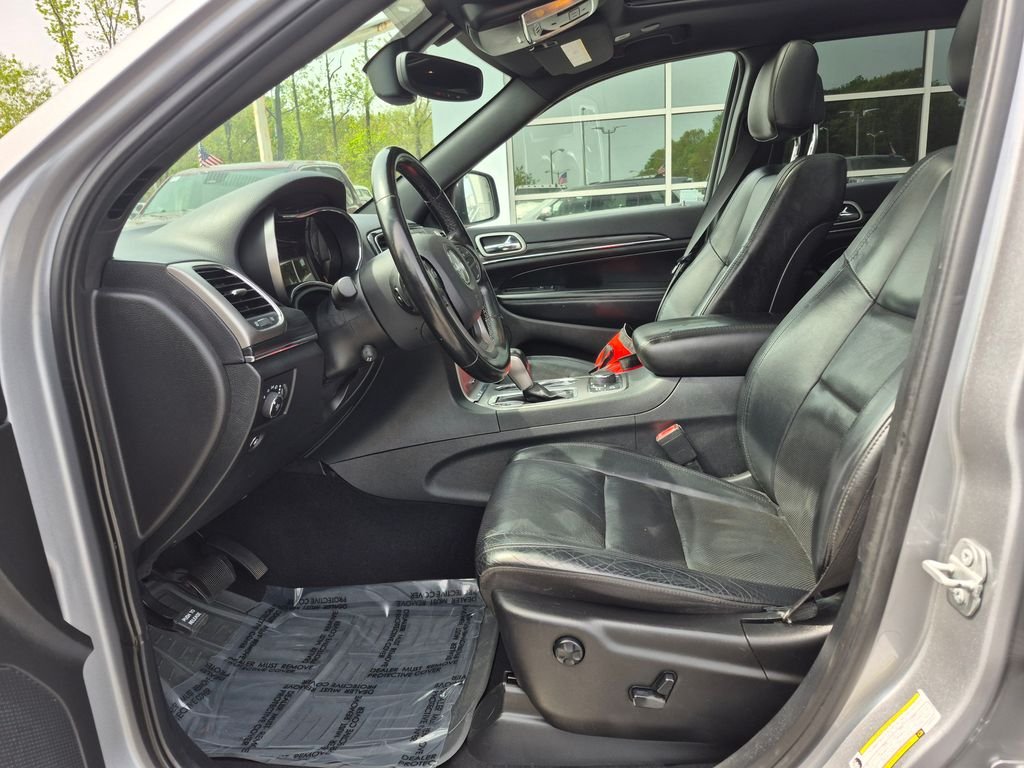 Used 2020 Silver Jeep Limited image 2