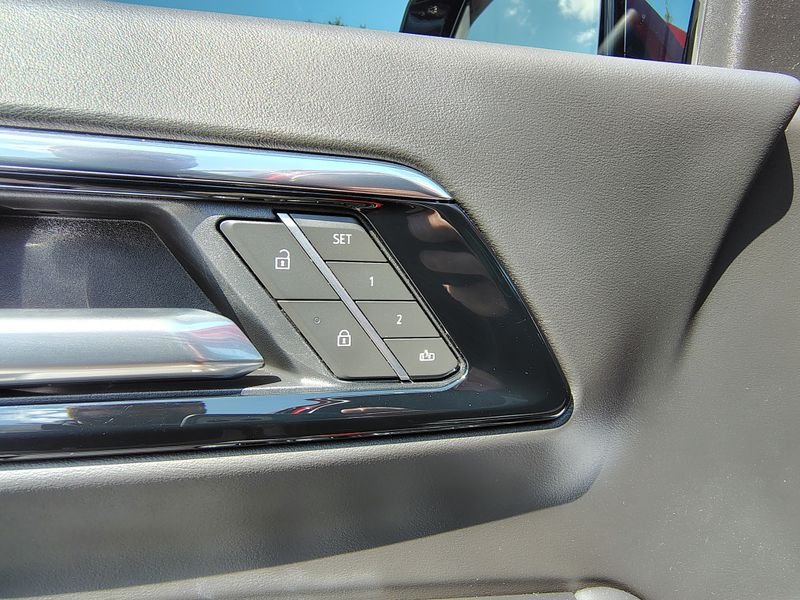 Used 2025 Red Chevrolet Premier image 16