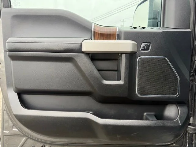 Used 2016 Magnetic Metallic Ford Lariat image 18