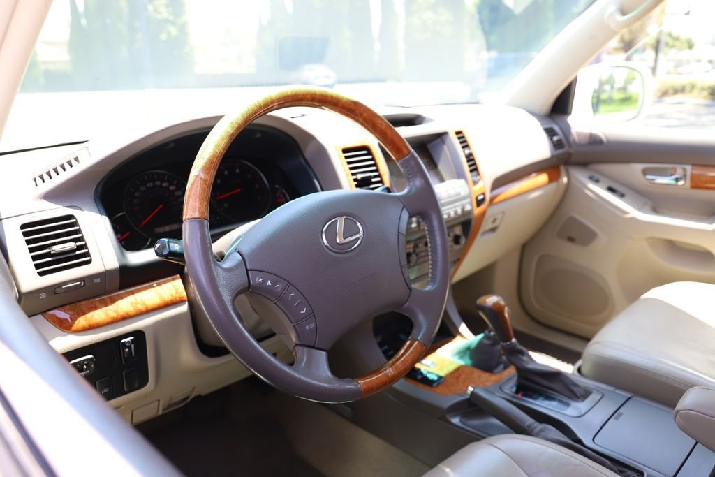 Used 2004 Blizzard Pearl Lexus 470 image 15
