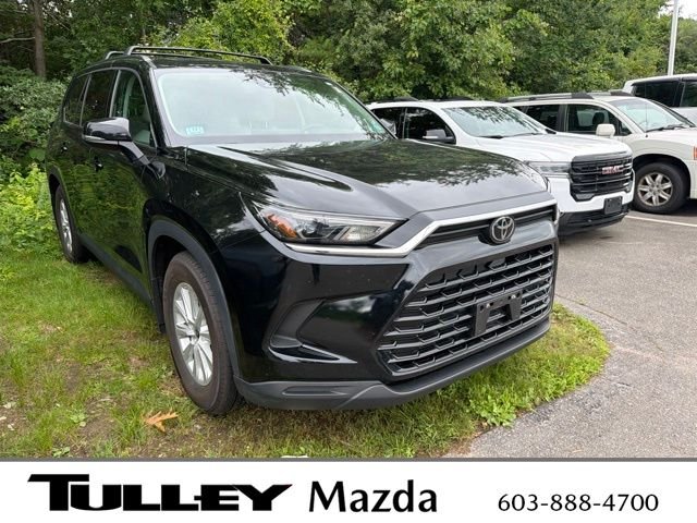 Used 2025 Black Toyota XLE image 1