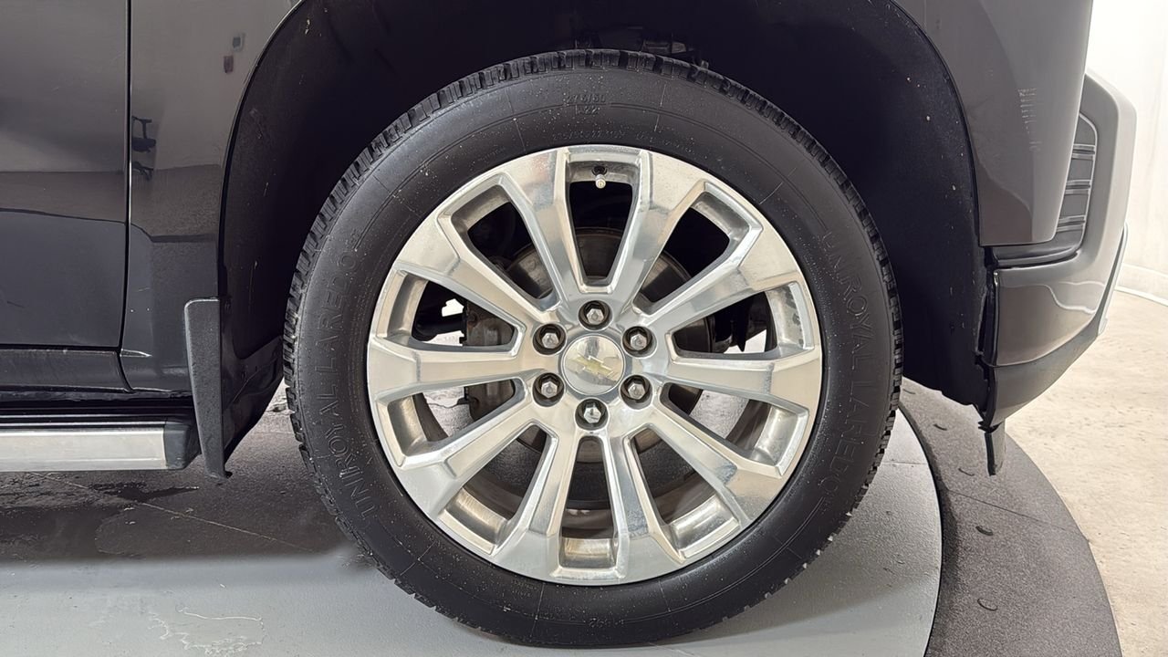 Used 2019 Black Chevrolet High Country image 21