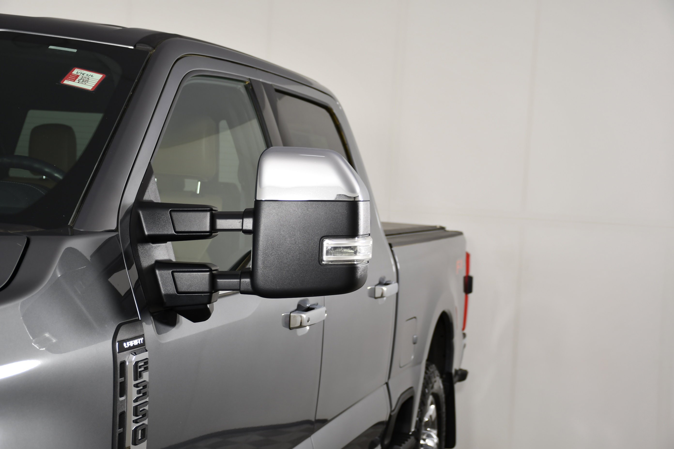 Used 2024 Gray Metallic Ford LARIAT image 13