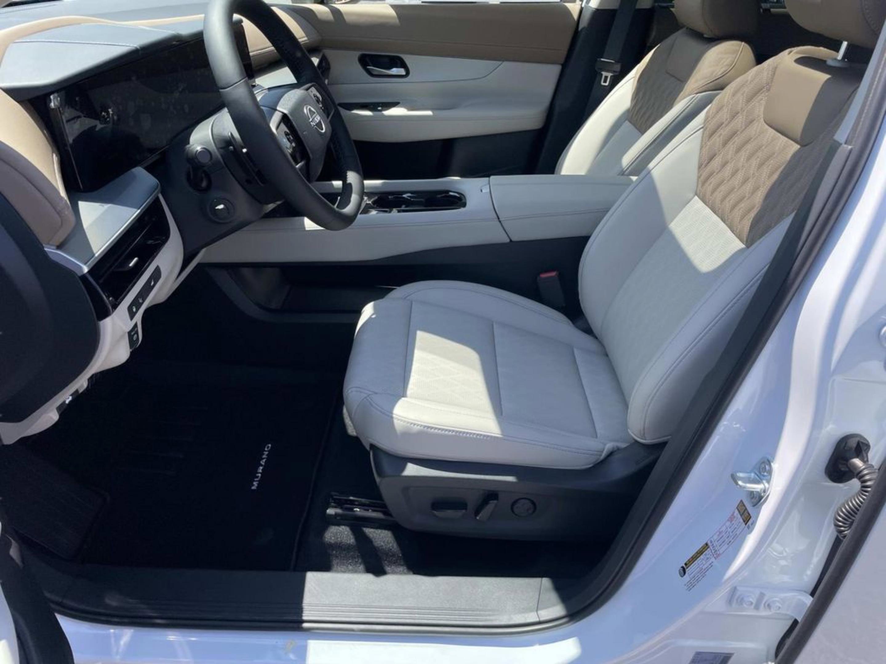 New 2026 Everest White Pearl TriCoat / Super Black Two-tone Nissan Platinum image 20