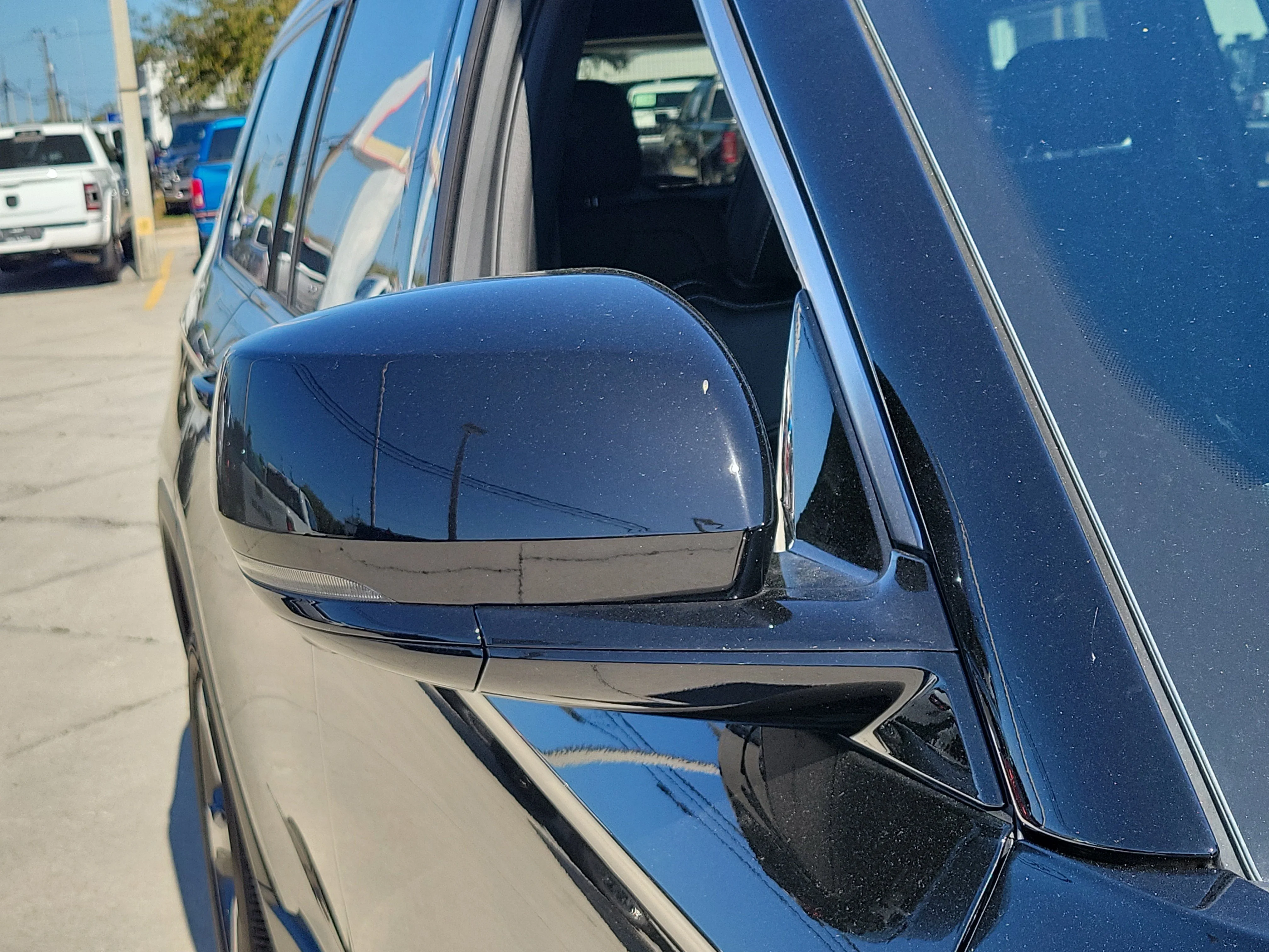 New 2026 Diamond Black Crystal Pearlcoat Jeep Limited image 9