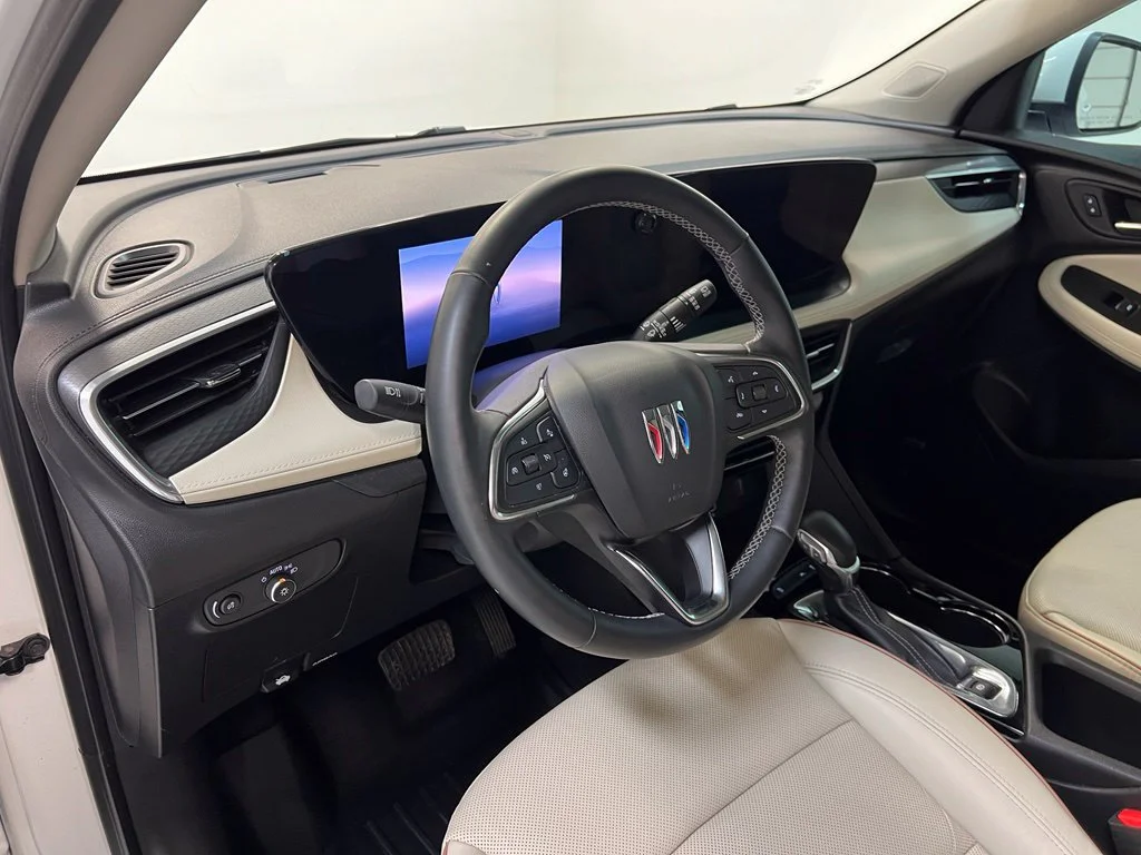 Used 2024 White Frost Tricoat Buick Avenir image 17