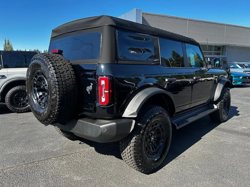 New 2026 Shadow Black Ford Outer Banks® image 5