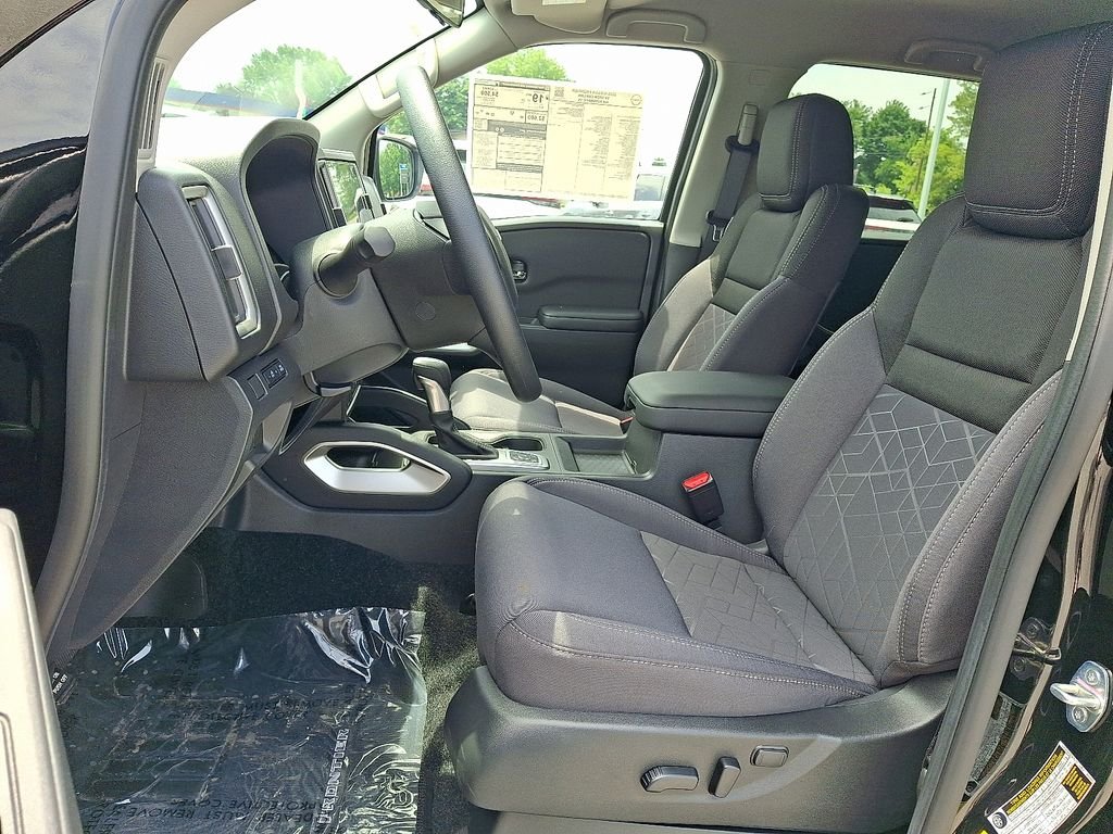 2026 Nissan Frontier — photo 9