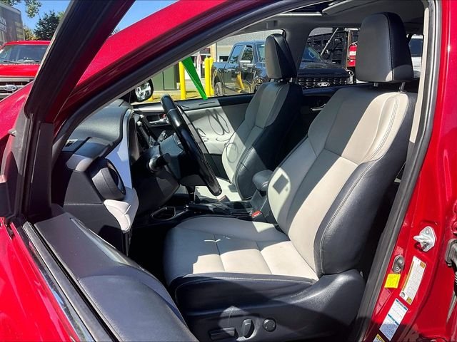 Used 2018 Pearl Toyota Limited image 21