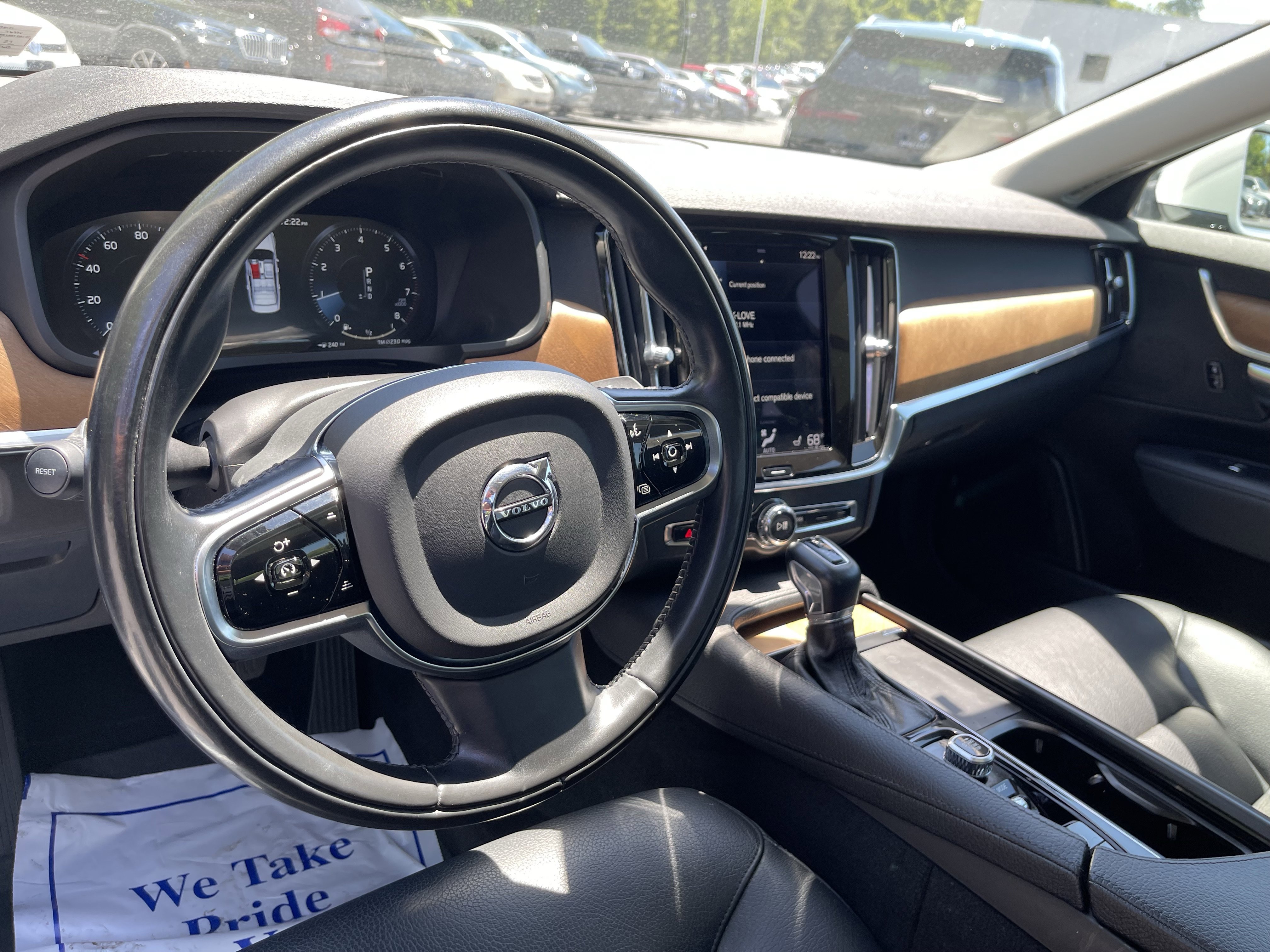 Used 2021 WHITE Volvo T6 Momentum image 11