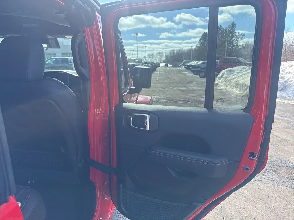 New 2025 Firecracker Red Clear-Coat Exterior Paint Jeep Sahara image 47