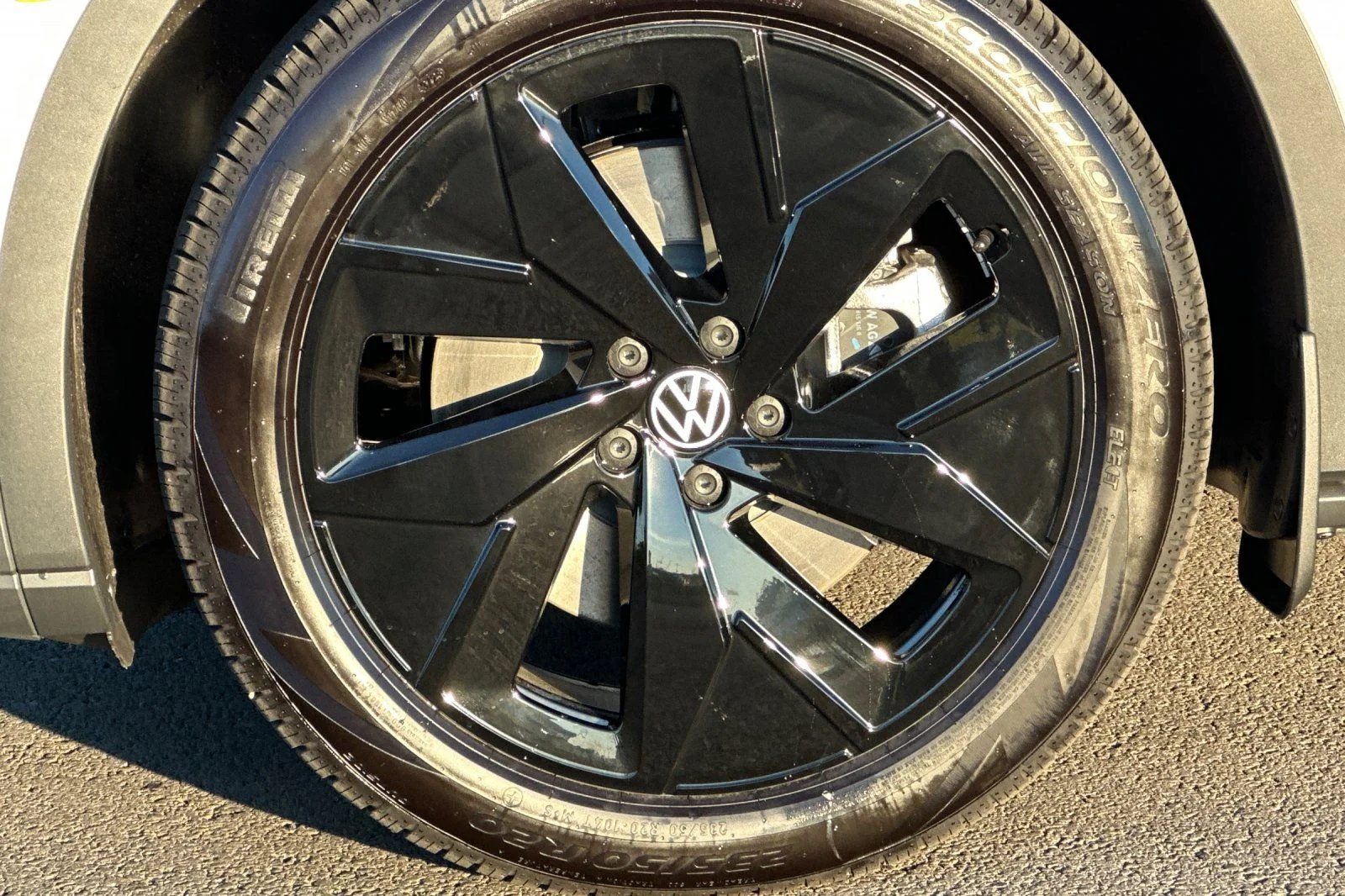 New 2026 White Volkswagen Pro S Plus image 24