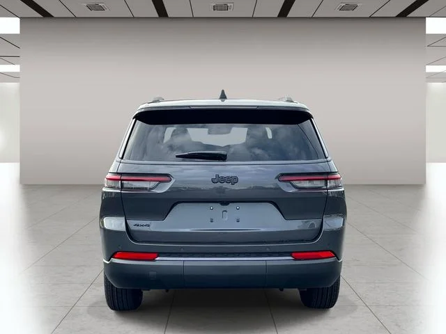 New 2026 Baltic Gray Metallic Clear-Coat Exterior Paint Jeep Altitude image 4