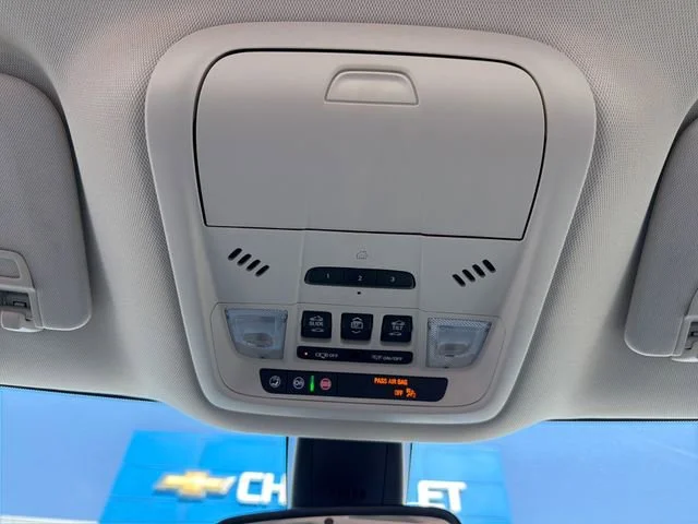 Used 2023 Summit White Buick Essence image 37
