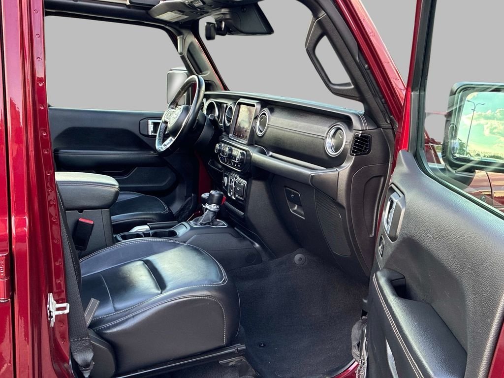 Used 2021  Jeep Unlimited Sahara 4xe image 9