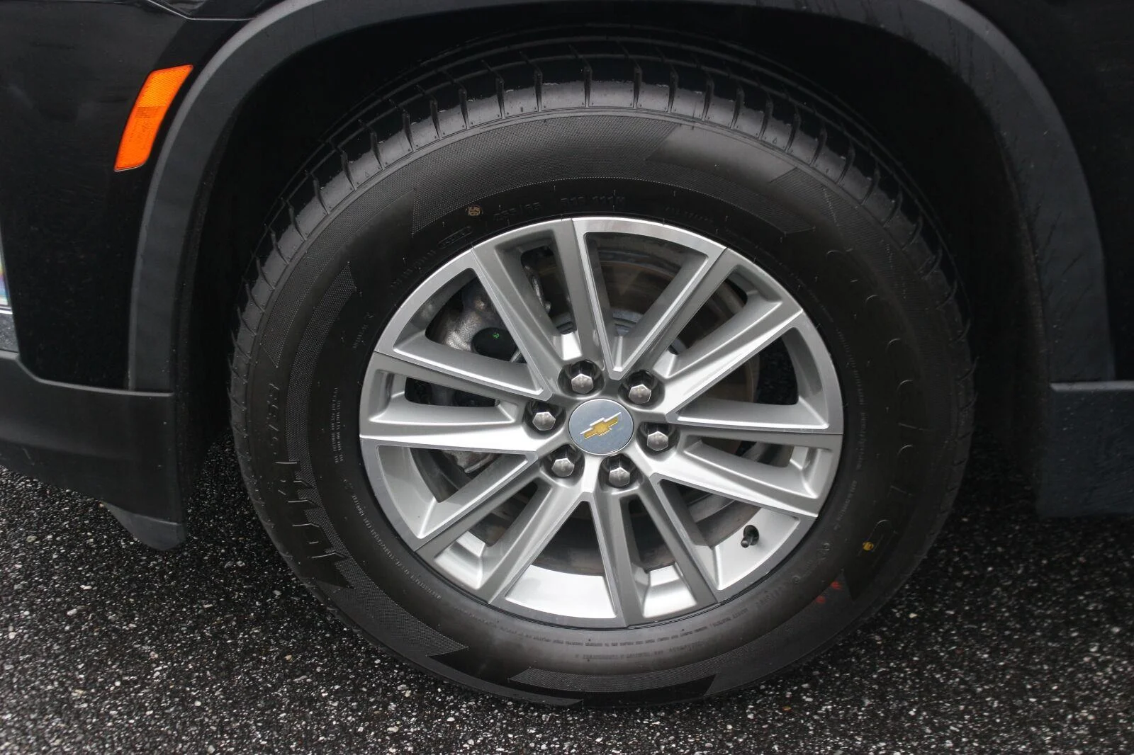 Used 2023 Mosaic Black Metallic Chevrolet LT Cloth image 40