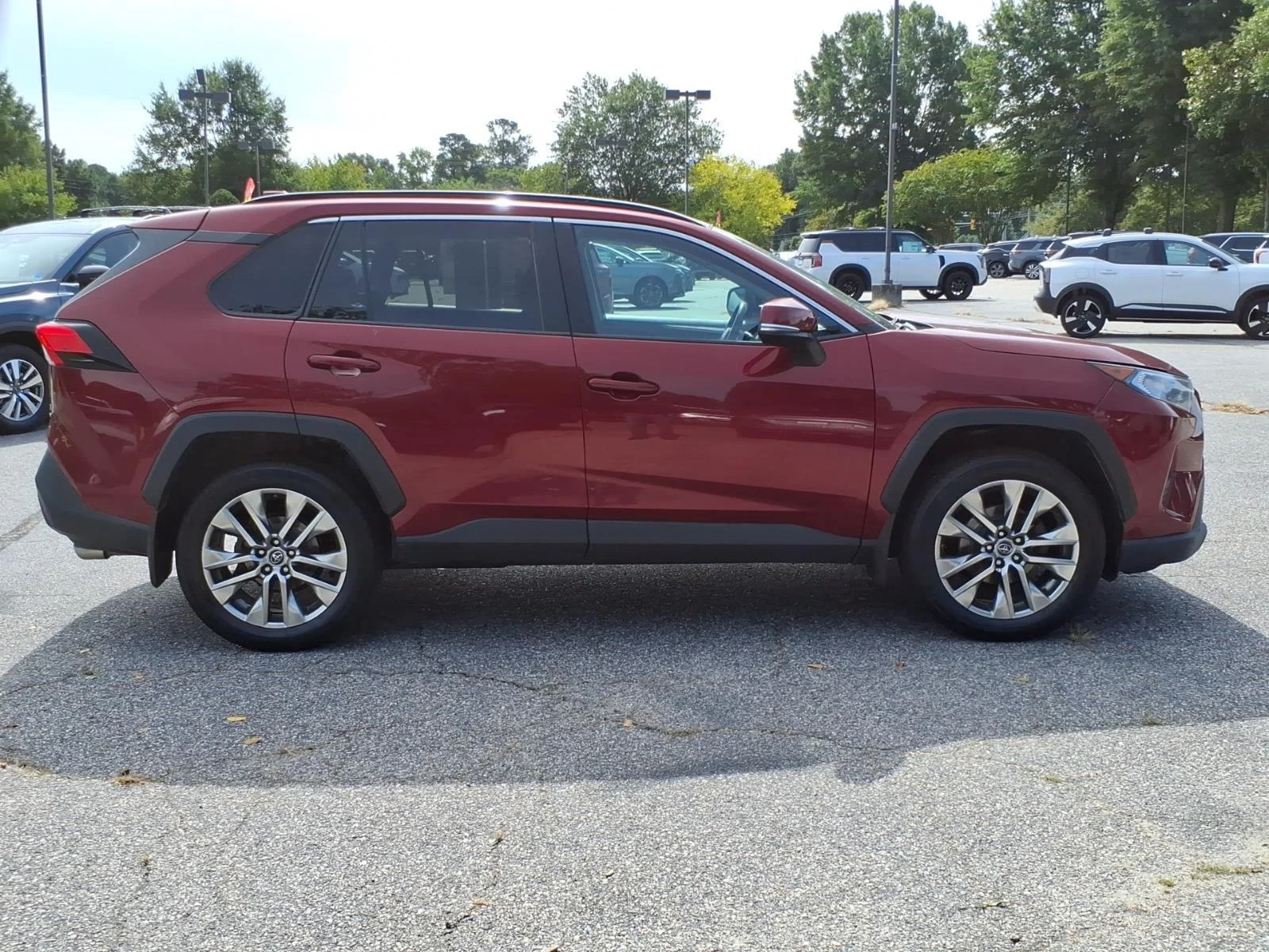 Used 2019 Ruby Flare Pearl Toyota XLE Premium image 6