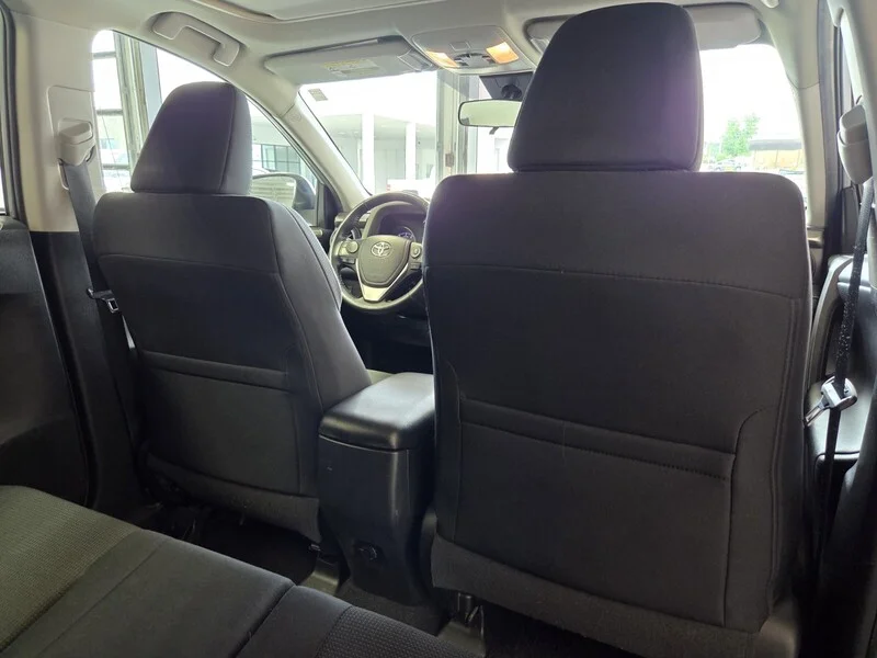 Used 2018 Silver Sky Metallic TOYOTA XLE AWD image 19