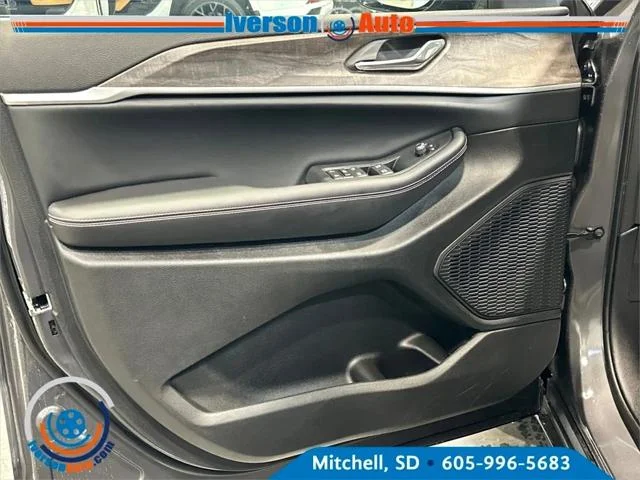 2026 Jeep Grand Cherokee Laredo - Photo 14