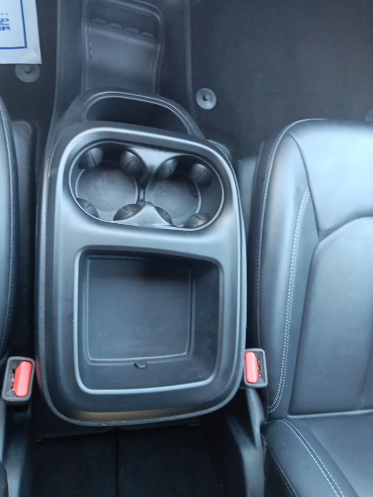 Used 2025 Ceramic Gray Clearcoat Chrysler Select image 23